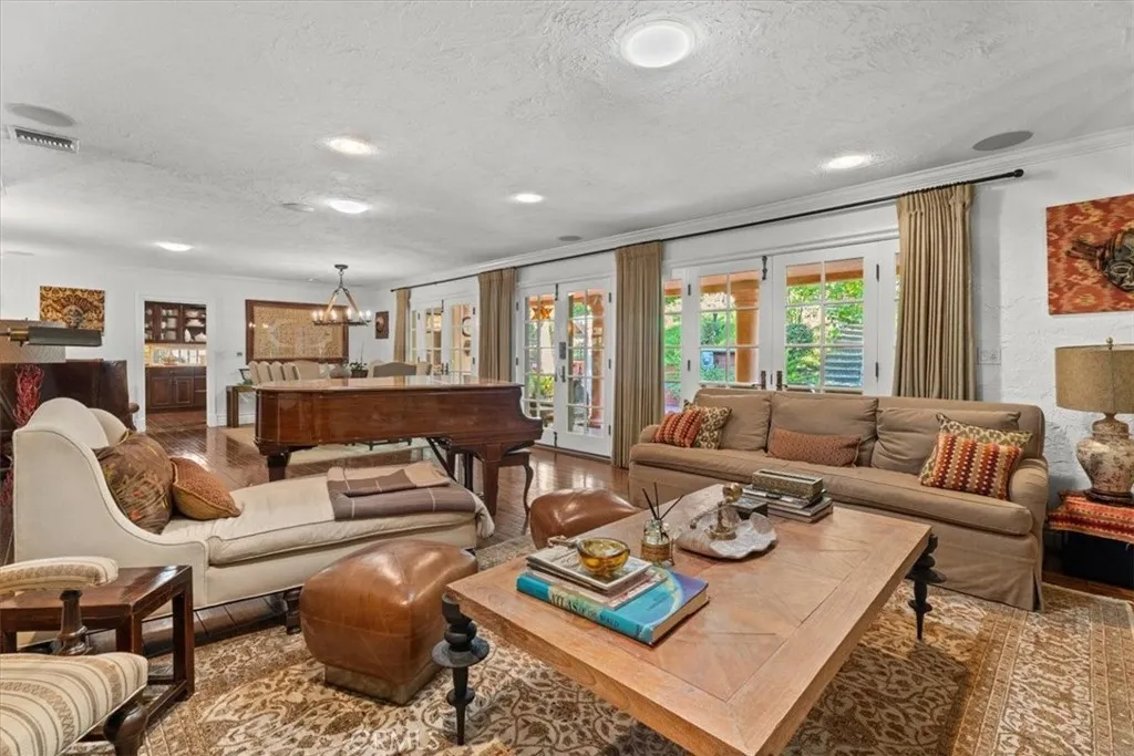 1138 Coldwater Canyon Drive, Beverly Hills, California 90210 home-pic-9